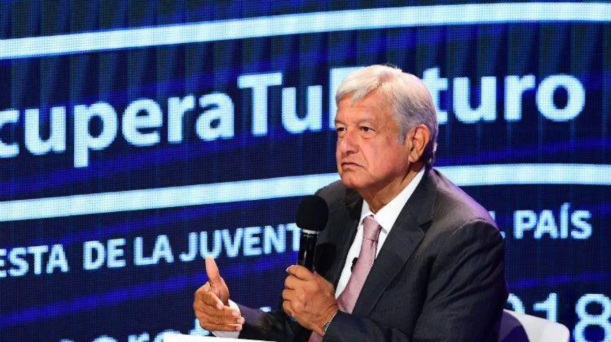 amlo foro Recupera tu Futuro LAURA LOVERA